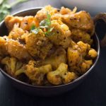 Алу пхул гобхи ки бхаджи — Цветная капуста и картофель в йогурте